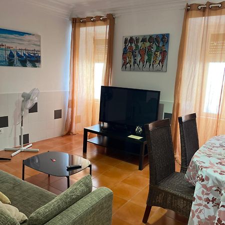 T2 2 Bedroom Flat In Arroios Lisbon Luaran gambar