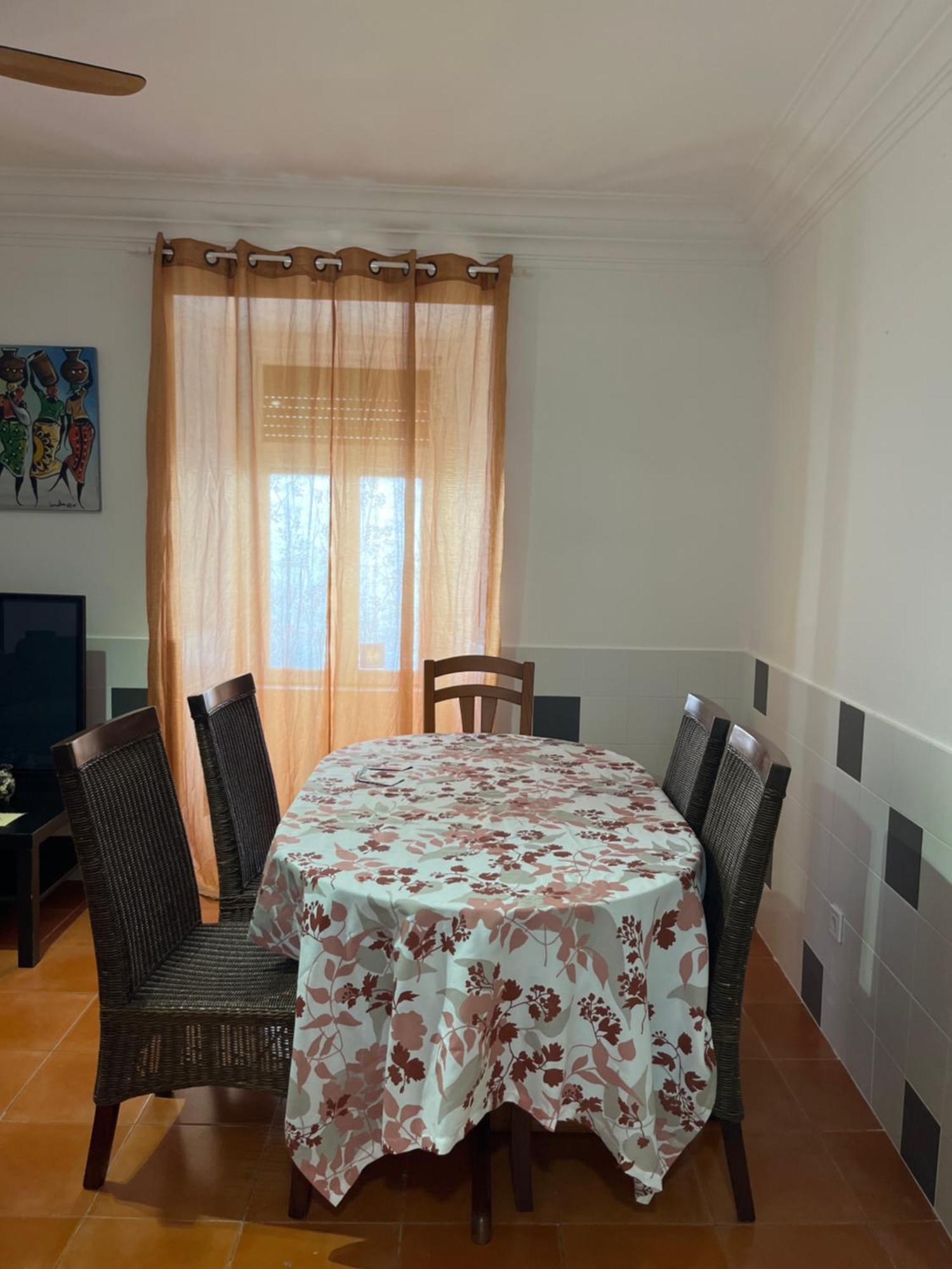T2 2 Bedroom Flat In Arroios Lisbon Luaran gambar